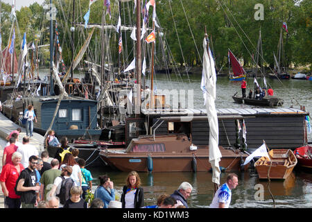 Loire Boote, Loire Festival, das Sammeln von fluvial Boote in Orléans (Center-Val de Loire, Frankreich). Stockfoto