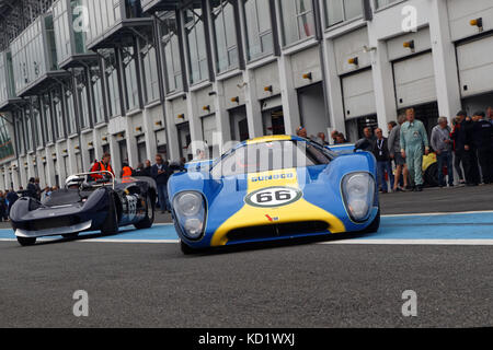 MAGNY-COURS, Frankreich, 2. Juli 2017: Lola T70 beginnt. Der Erste französische Historischen Grand Prix in Magny-Cours mit vielen alten Sport und Stockfoto