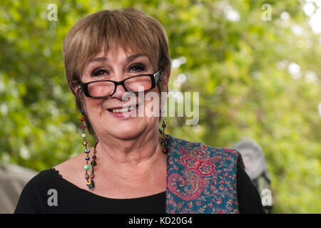 Englischer Journalist und Rundfunksprecher jenni Murray besucht einen Fotoauftrag während des Edinburgh International Book Festival am 12. August 2017 in Edinburgh, Stockfoto