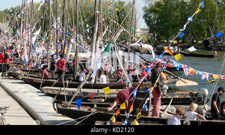 Loire Boote, Loire Festival, das Sammeln von fluvial Boote in Orléans (Center-Val de Loire, Frankreich). Stockfoto