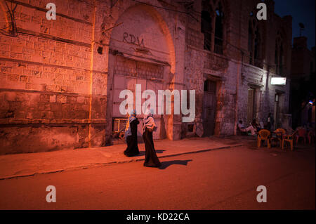 Szenen de Rues de Nuit à Massawa. Mars 2013. Straßen Nachtleben in Massawa, März 2013. Stockfoto