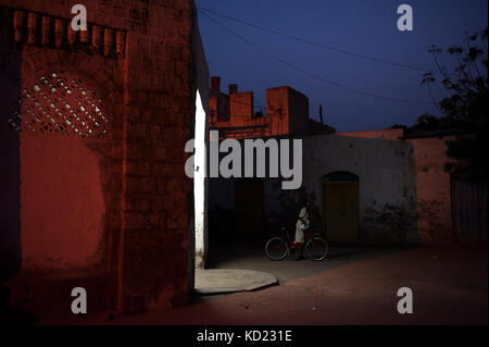 Szenen de Rues de Nuit à Massawa. Mars 2013. Straßen Nachtleben in Massawa, März 2013. Stockfoto