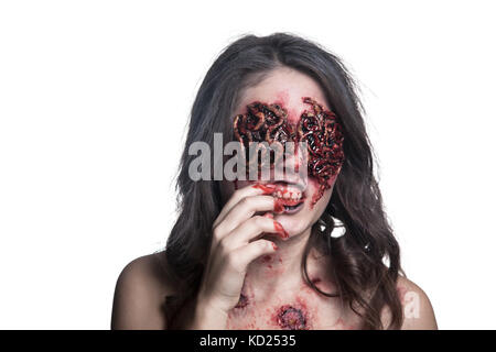 Mädchen mit realistischen Wunden und Würmer in den Augen. Kreative halloween Makeup. isoliert. Stockfoto