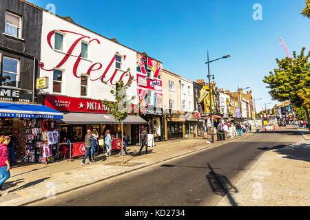 Camden Town Geschäften auf der High Street, Camden London UK England, Geschäfte in Camden Market, London, England, UK, Camden High Street, London England England Stockfoto