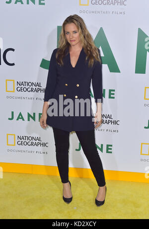 Hollwood, Ca. Okt. 2017. Alicia Silverstone, Bei Premiere Von National Geographic Documentary Films "Jane" Auf dem Hollywood Bowl In Kalifornien am 09. Oktober 2017. Kredit: Faye S/Media Punch/Alamy Live News Stockfoto