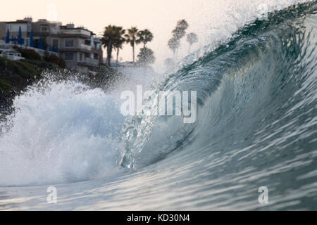 Rolling Ocean Wave, Laguna Beach, Kalifornien, USA Stockfoto