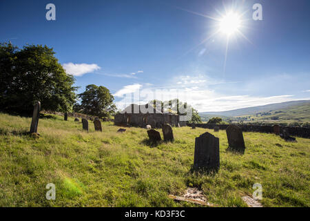 Das verlassene Kirche und Friedhof in der Nähe des Dorfes Abwürgen Busk in den Yorkshire Dales Stockfoto