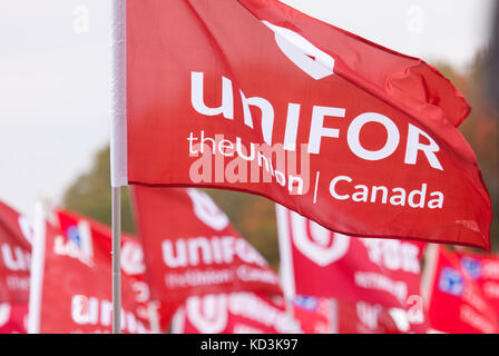 Unifor Lokale 88-Mitglieder, ihre Familien und Mitglieder anderer Gewerkschaften beteiligen sich in einer solidarität Rallye in Ingersoll, Okt, 6, 2017. Die Arbeiter h Stockfoto