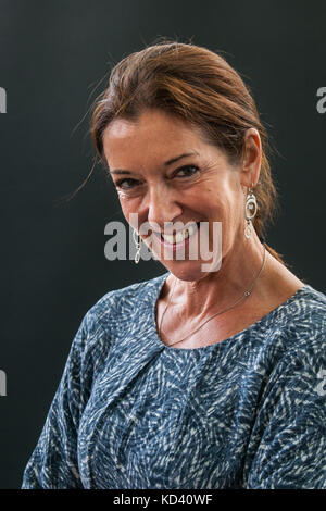 Englisch Thema Victoria Hislop besucht einen Fotoauftrag während des Edinburgh International Book Festival am 12. August 2017 in Edinburgh, Schottland. Stockfoto