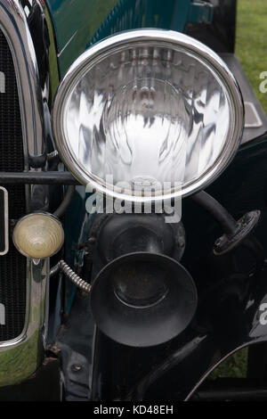 Nahaufnahme eines antikes Auto Scheinwerfer aus den 20er Jahren. Stockfoto