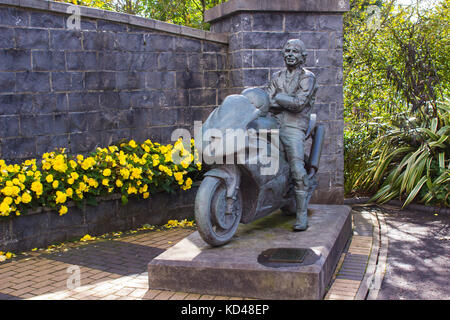 Der Gedenkgarten für den verstorbenen Joey Dunlop älteren Bruder von Robert Dunlop in Ballymoney, County Antrim, Nordirland. Beide wurden im Rennsport getötet Stockfoto