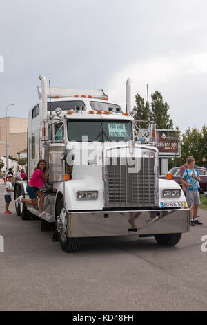 Faro, Portugal, 26. August 2017: 6º amerikanische Autos zeigen, Algarve, bei dem mehrere Oldtimer im Display sind und eine Mischung aus Americana ergänzende Tätigkeit Stockfoto