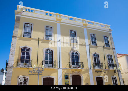 Lagos, Portugal - 10. September 2017: Das Gebäude, in dem die Lagos touristische Informationen, die sich auf Praca Gil Eanes in Lagos, Portugal, am 10. Sept. Stockfoto