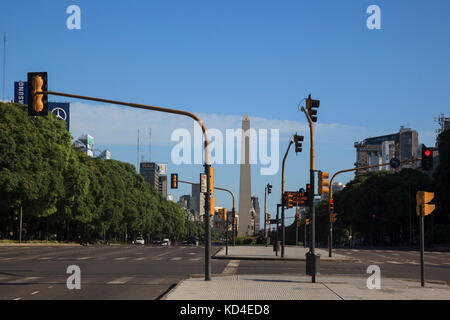 Avenida 9 de Julio, bis 1960 größte Avenue der Welt, Buenos Aires, Argentinien, Südamerika Stockfoto
