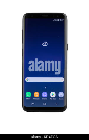 Varna, Bulgarien - 11. Mai 2017: Studioaufnahme eines schwarzen Samsung Galaxy S8 Smartphones, mit 12 MP, f 1,7, 26mm Kamera, Quad-Core 2,3 GHz und 1440 x 296 Stockfoto