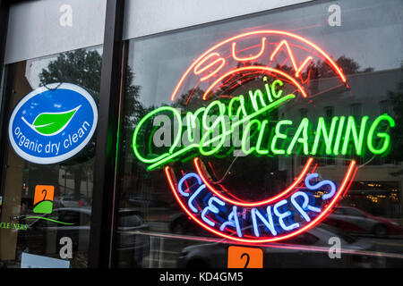 Washington DC, District of Columbia, Logan Circle, Nachbarschaft, Sonnenreiniger, organische Reinigungsprodukten, Neonschild, Schaufenster, Besucher reisen auf Reisen Stockfoto