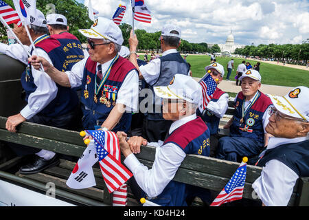 Washington DC, District of Columbia, National Memorial Day Parade, Staging Area, Float, Jeep, Koreanische Kriegsveteranen, Kapitolgebäude, Asiatische Asiaten, ethnisch immig Stockfoto