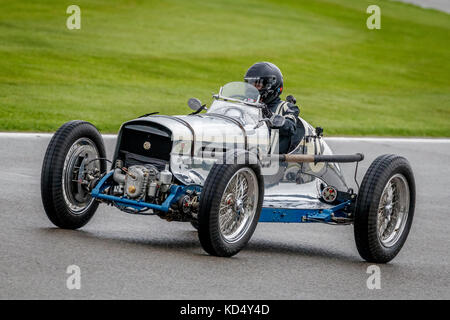 1937 MG „Bellevue“ Special mit Fahrer Tom Hardman während des Goodwood Trophy Rennens beim Goodwood Revival 2017, Sussex, UK. Stockfoto