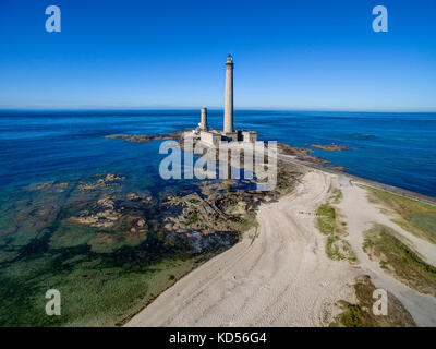 Néville (Normandie, Frankreich): Luftaufnahme über den Leuchtturm, die Küste 'Côte de Nacre" und das Kreuz auf der Pier. (Nicht availab Stockfoto