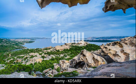 Capo D'Orso, Palau Sardinien Italien. Anzeigen von Bear rock. Östlich des Hafens von Palau kommen Sie auf die berühmte Bär Cliff eine riesige granitartigen Felsens. Costa Smeralda Sardinien Italien Stockfoto