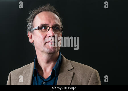 Volker Kutscher besucht einen Fotoauftrag während des Edinburgh International Book Festival am 12. August 2017 in Edinburgh, Schottland. Stockfoto