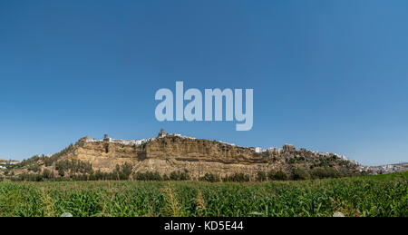 Arcos de la Frontera, eines der kleinen weißen Dörfer von Andalusien, Spanien Stockfoto