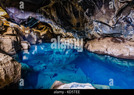 Grjotagja Höhle und Thermalquellen in der Umgebung von myvatn Island Stockfoto