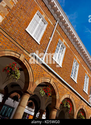 Rathaus Tamworth Staffordshire England Großbritannien gebaut 1701 von Thomas Kerl mit Jacobean Fenstern und hohen Satteldach. Stockfoto