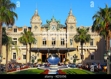 Monte-carlo, Monaco - Juni 24, 2016: Gebäude des berühmten Casino und Grand Theatre von Monte-carlo Stockfoto