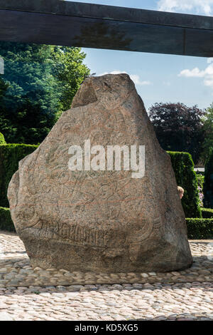 Jelling Steine sind massiv geschnitzt runestones, 10. Jahrhundert, Jelling, Dänemark. Nachweis der Stiftung von Dänemark Stockfoto