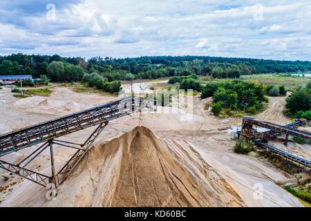 Antenne drone Ansicht auf die Sand Steinbruch Stockfoto