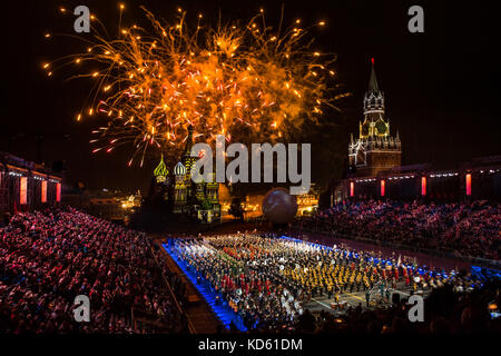 Feuerwerk pyrotechnische Show auf international Military Tattoo Music Festival "Spasskaja Turm" in Moskau, Russland Stockfoto