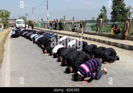 Srinagar, Indien. 30 Sep, 2017. Ein kontinuierlicher Einsatz gegen Ungerechtigkeit und eine Bewegung gegen den Terrorismus seit 1400 Jahren. Credit: bilal Ahmad/Pacific Press/alamy leben Nachrichten Stockfoto