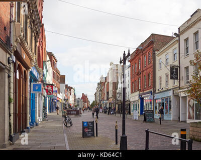 Die Stadt von Gloucester und Fußgängerzone Westgate Street Stockfoto