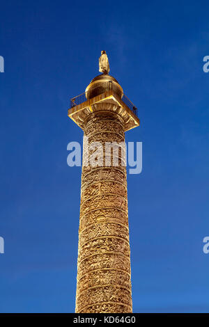 Paris (Frankreich): der Vendôme-Säule auf dem Platz "Place Vendome", in Paris, im 1. arrondissement/Bezirk, errichtet von Napoleon zur Erinnerung an battl Stockfoto