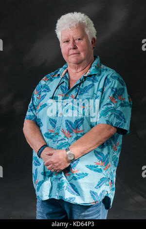 Schottische Verbrechen Autorin val mcdermid besucht einen Fotoauftrag während des Edinburgh International Book Festival im August 2017 in Edinburgh, Schottland. Stockfoto