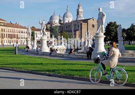 Basilica di Santa Giustina in Padua, in der Prato delle Valla gesehen, Stockfoto