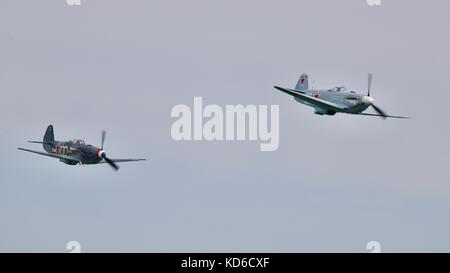 Jakowlew Yak-3M & Yak-3 UA im formationsflug an der 2017 die Schlacht um England Air Show in IMW Duxford Stockfoto