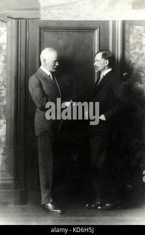 Zoltan Kodaly (rechts) mit unbekannten Mann. Ungarische Komponist, 1882-1967 Stockfoto