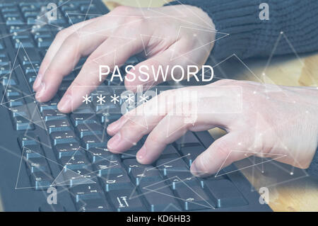 Feld "Passwort" im Internet Browser, weibliche Hände schreiben auf Tastatur. Stockfoto