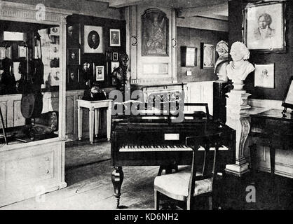 Interieur von Ludwig van Beethovens Geburtshaus, auf 515 Rheingasse in Bonn. Mit seinem Klavier und Violine deutsche Komponist, 17. Dezember 1770 - vom 26. März 1827 Stockfoto