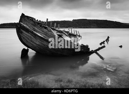 Foto: © Jamie callister. Boot Wracks in dulas Bay, Anglesey, Nordwales, 7. Oktober 2017. Stockfoto