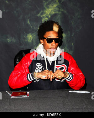 Wiz Khalifa pictured at the release event for his New Album 'Rolling Papers' at Best Buy Union Square in New York City, 29. März 2011 © Martin Roe / MediaPunch Inc Stockfoto