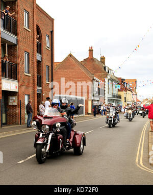 Motorrad Prozession an der Wells-next-the-Sea Karneval 2017 Stockfoto