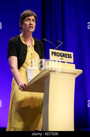 Die Abgeordnete von Alison Thewliss spricht an die Delegierten der Konferenz der Scottish National Party im SEC Center in Glasgow. Stockfoto