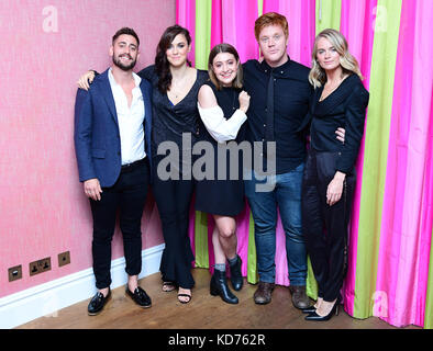 Michael Socha, Kelly Wenham, Georgia Groome, Danny Morgan und cressida bonas die Teilnahme an der Premiere der doppelte Datum, im Soho Hotel, London statt. Bild Datum: Dienstag, den 10. Oktober. Photo Credit: Ian West/PA-Kabel Stockfoto