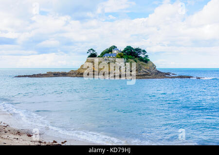 Blick auf die Ile du Guesclin (Insel) und seine Festung, in der Bretagne, Frankreich Stockfoto