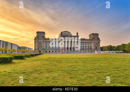 Berlin sunrise city Skyline am Reichstag (Parlament), Berlin, Deutschland Stockfoto