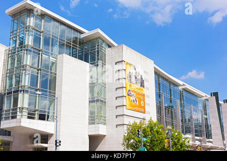 Washington, USA. 10 Okt, 2017. Der Verband der Jahrestagung der United States Army und Ausstellung ist eine Plattform, um uns zu Institutionen auf die Prioritäten Armee und seine aktuelle Ausgaben zu erziehen und es findet am US-Kapitalmarkt Convention Center am 9. Oktober-11, 2017. Credit: Andrei Medwedew/alamy leben Nachrichten Stockfoto