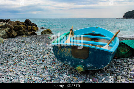 Titel: ein Boot - Riva Trigoso (Ligurien - Italien). Stockfoto